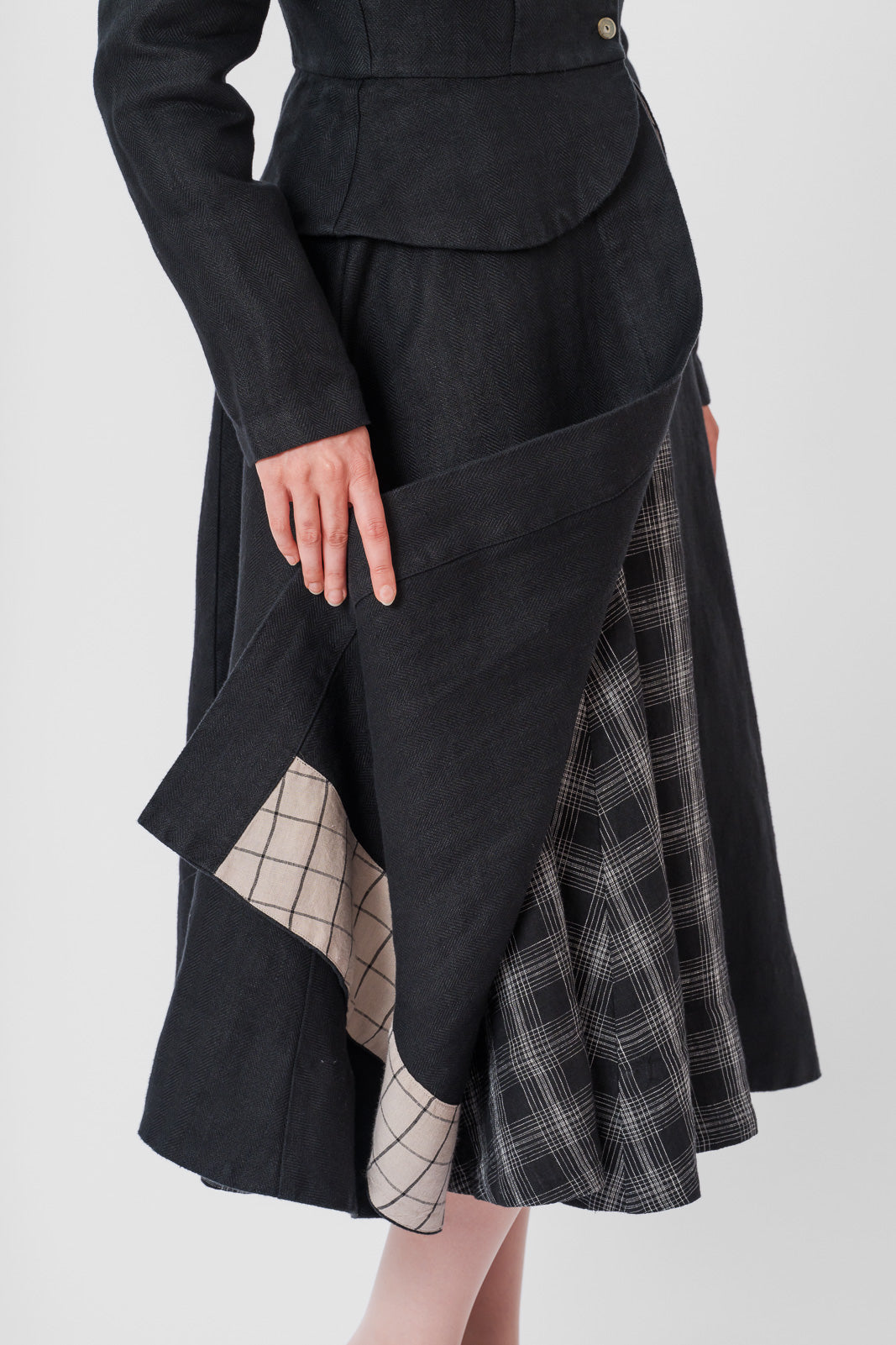 Elizabeth Coat, Long Sleeve, Twill Linen, Black Herringbone#color_black-herringbone