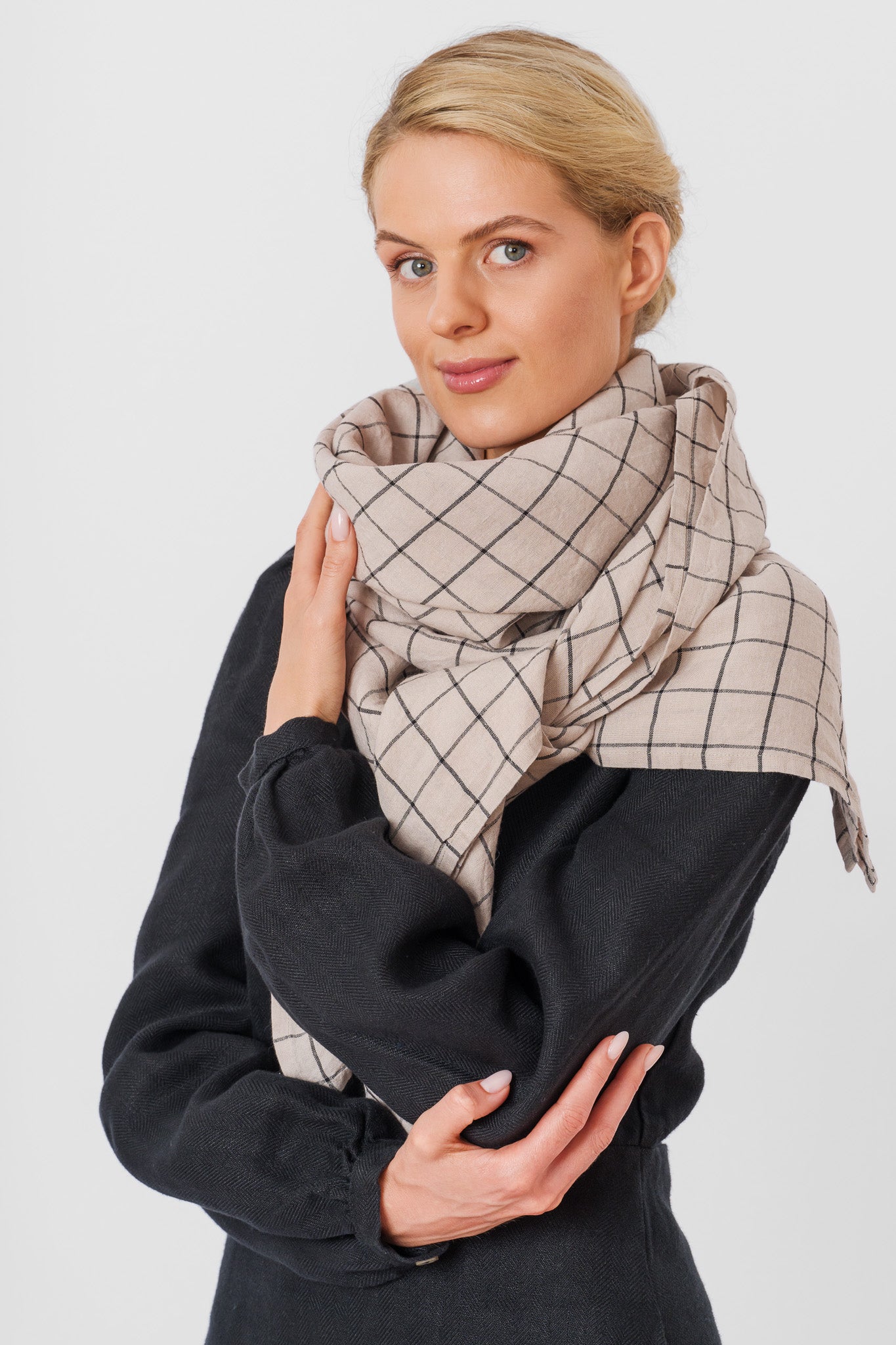 Palisandra Scarf, Latte Grid