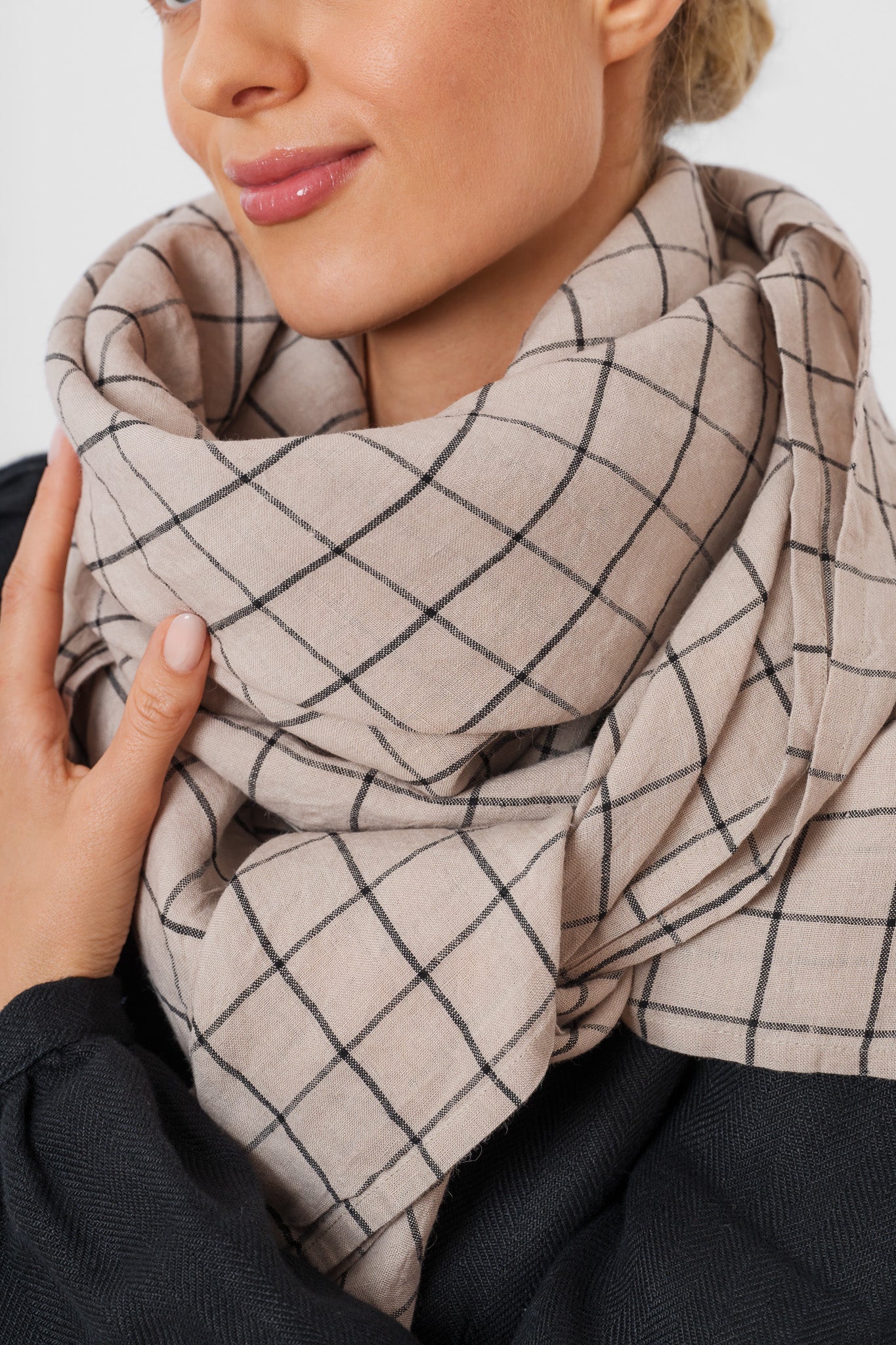 Palisandra Scarf, Latte Grid