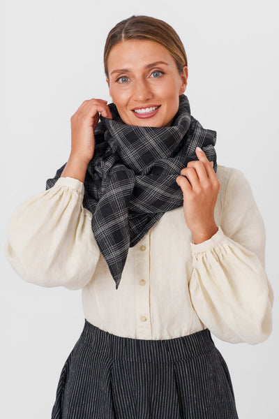 Palisandra Scarf, Black Tartan