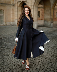 Enola – Tailliertes Leinen-Midikleid mit Reverskragen