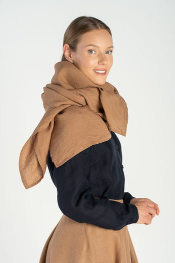 Palisandra Scarf, Walnut Brown
#color_walnut-brown
