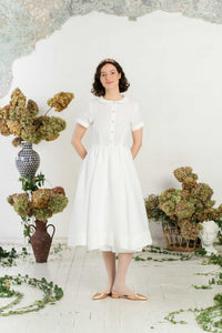 Klassisches Kleid, Kurzarm, Weiße Magnolie