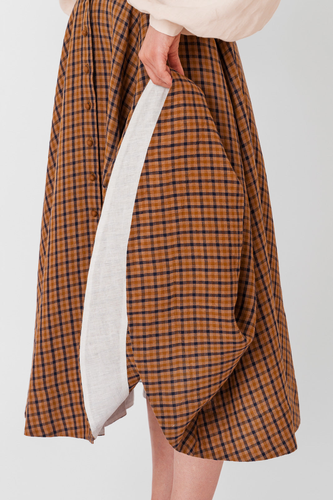 Evelyn Skirt
#color_brown-tartan