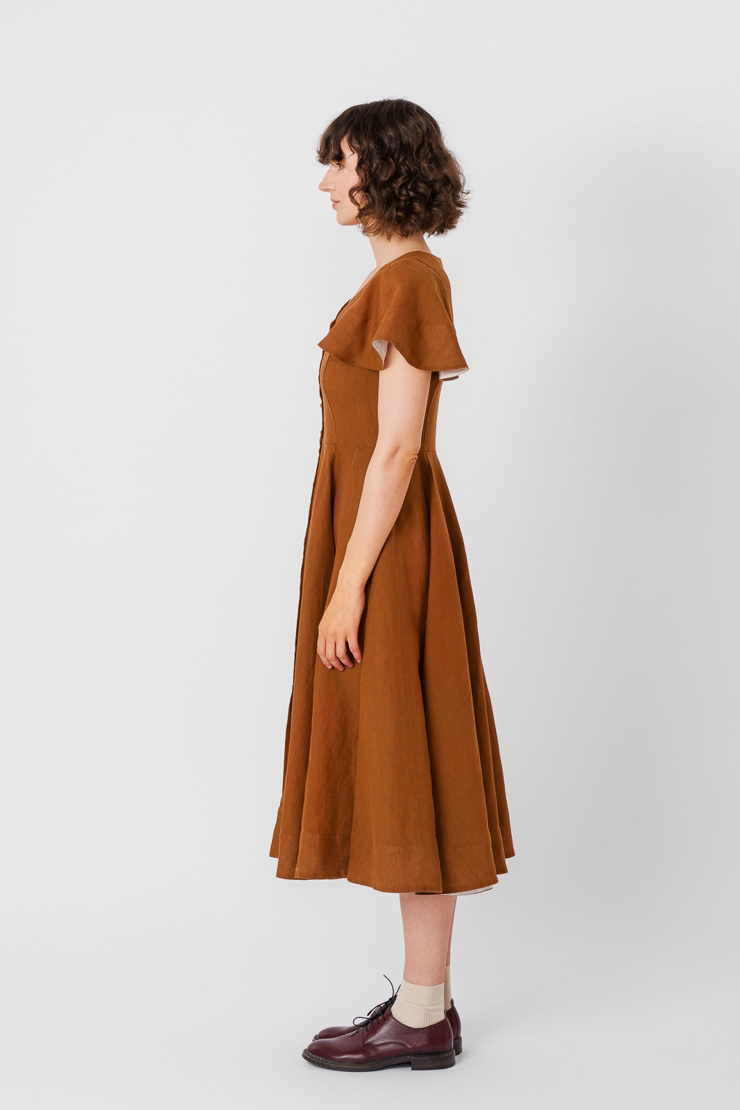 Cordelia Dress, Butterfly Sleeve
#color_warm-brown