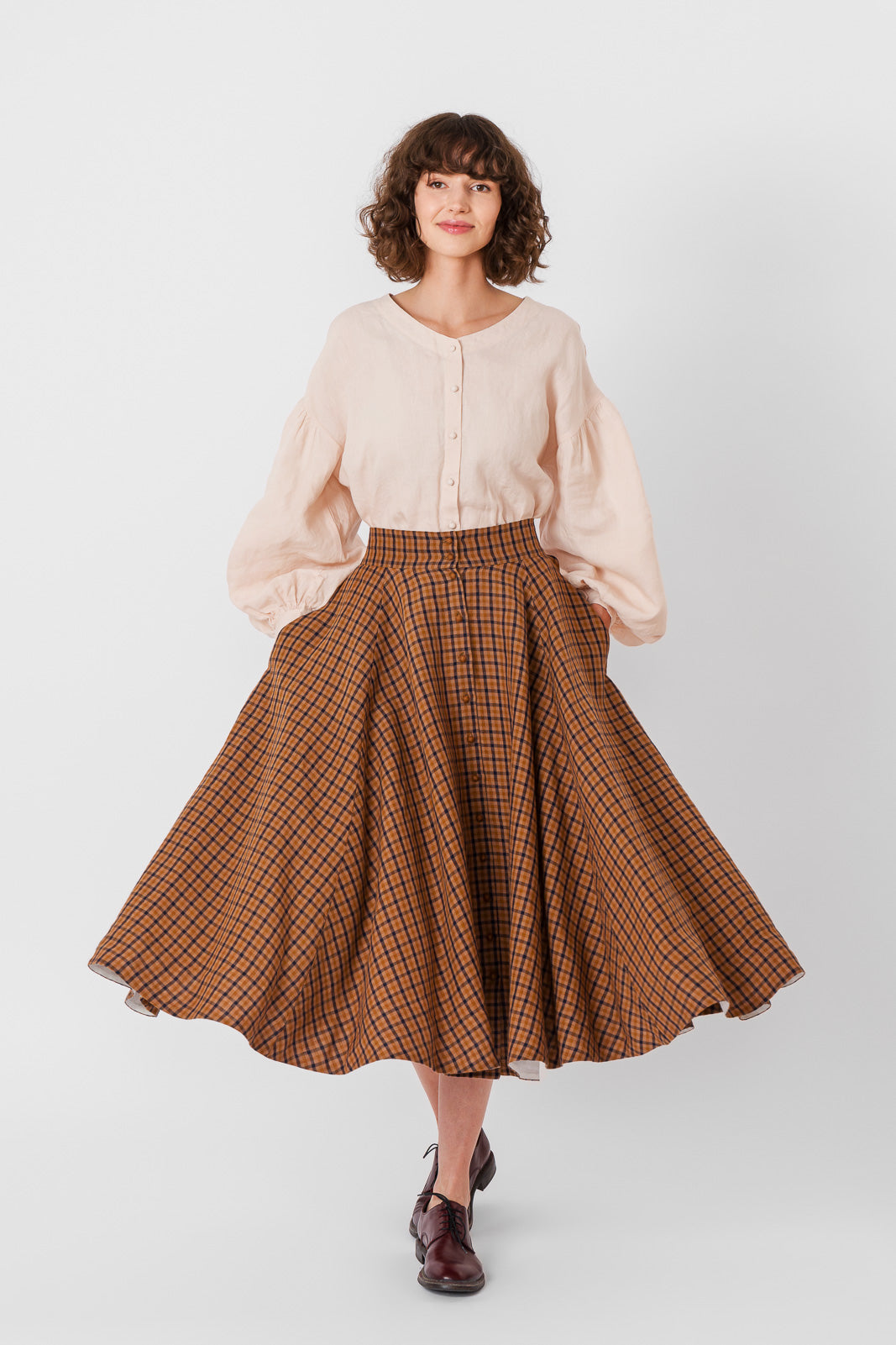 Evelyn Skirt
#color_brown-tartan