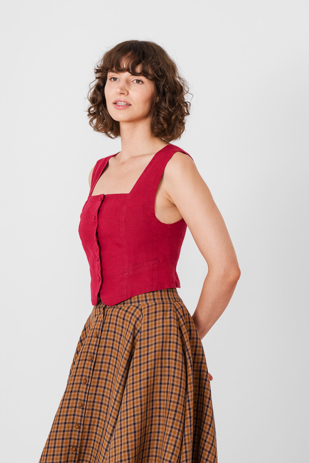 Second Breakfast Vest, Sleeveless
#color_marsala-red