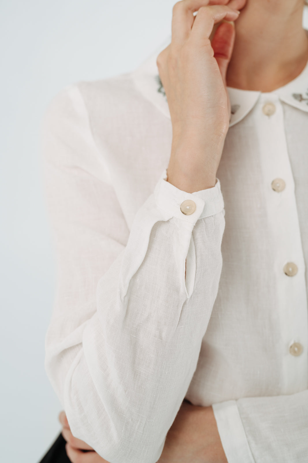 Classic Shirt, Long Sleeve, Embroidered Collar#color_wildwood