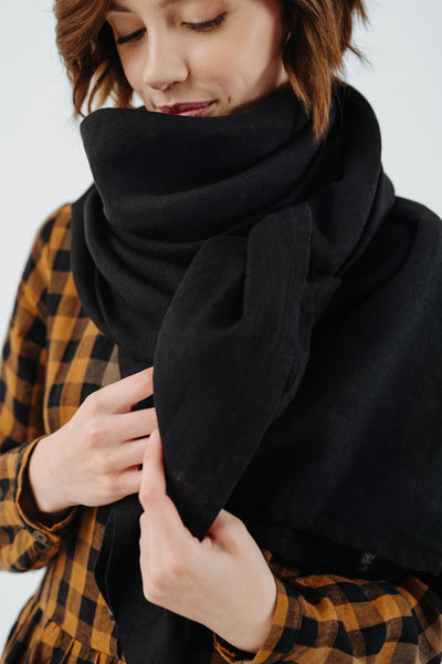 Palisandra Scarf, Black Pansy#color_black-pansy