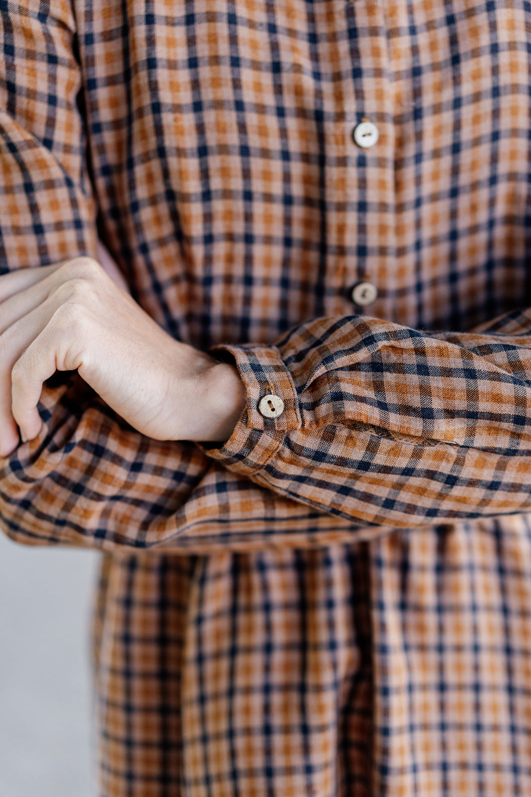 Mini Classic Dress, Long Sleeve - Son de Flor#color_brown-tartan