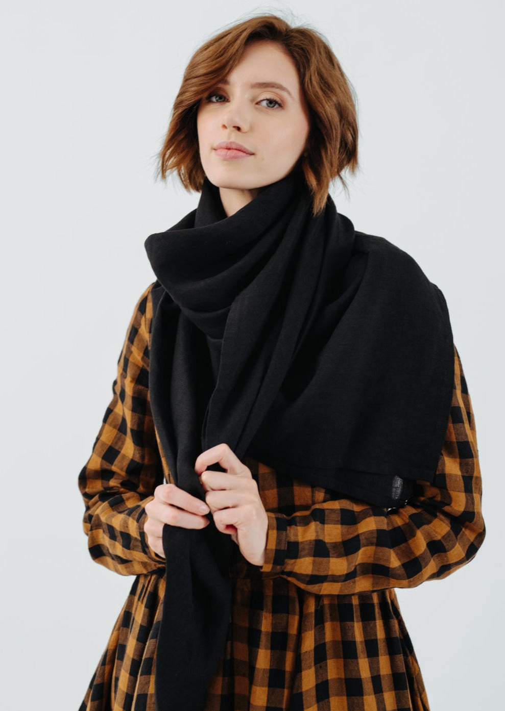 Palisandra Scarf, Black Pansy#color_black-pansy