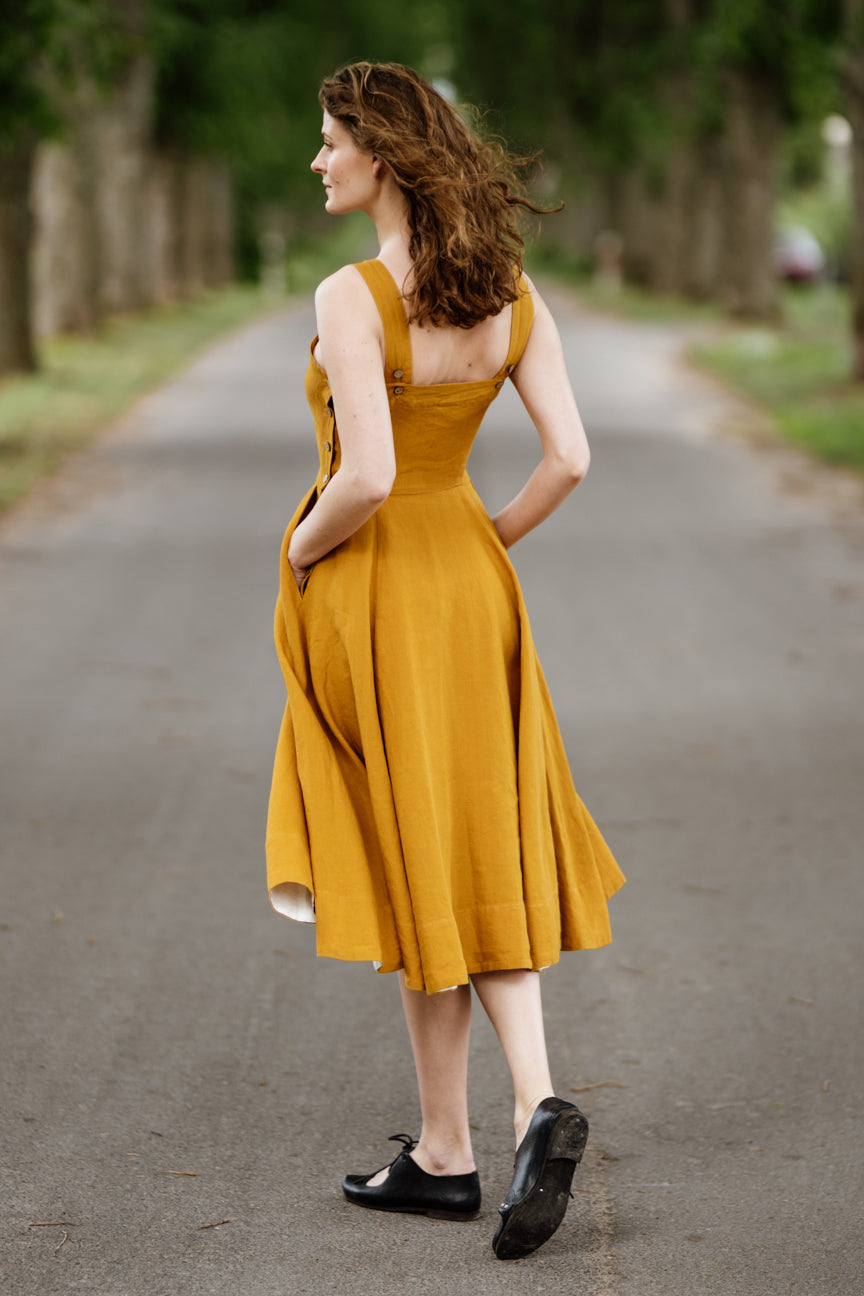 Pinafore Dress, Sleeveless#color_marigold